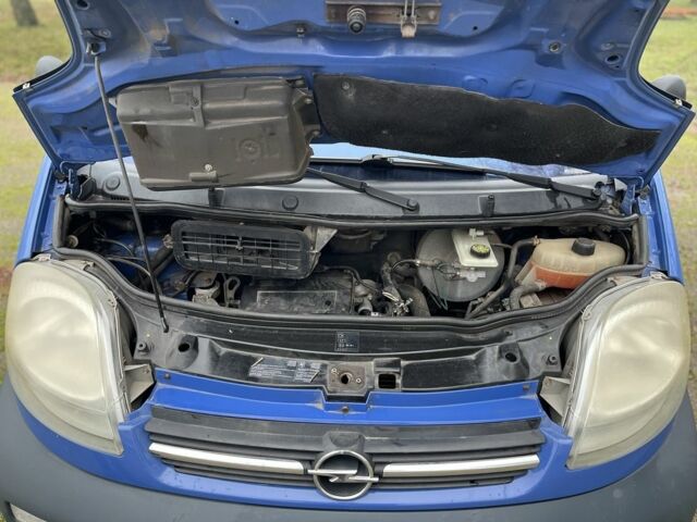 Синий Опель Виваро, объемом двигателя 1.9 л и пробегом 365 тыс. км за 7000 $, фото 1 на Automoto.ua