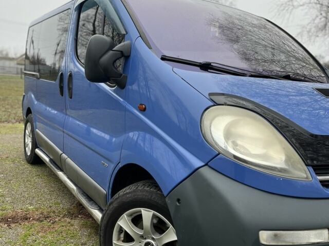 Синий Опель Виваро, объемом двигателя 1.9 л и пробегом 365 тыс. км за 7000 $, фото 3 на Automoto.ua