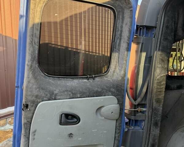 Синий Опель Виваро, объемом двигателя 1.87 л и пробегом 396 тыс. км за 6700 $, фото 29 на Automoto.ua