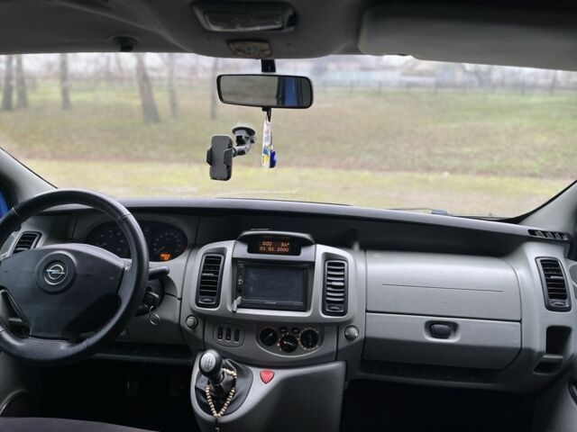 Синий Опель Виваро, объемом двигателя 1.9 л и пробегом 365 тыс. км за 7000 $, фото 9 на Automoto.ua