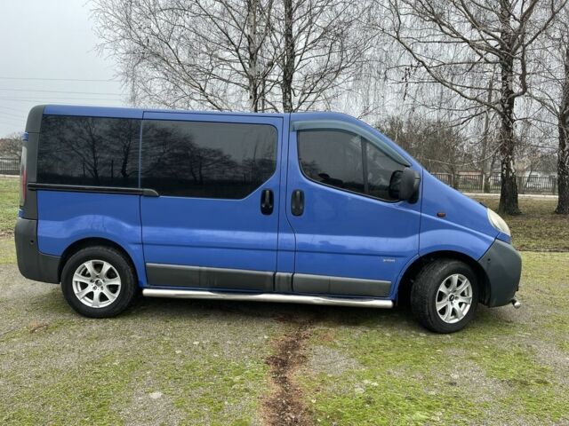 Синий Опель Виваро, объемом двигателя 1.9 л и пробегом 365 тыс. км за 7000 $, фото 2 на Automoto.ua