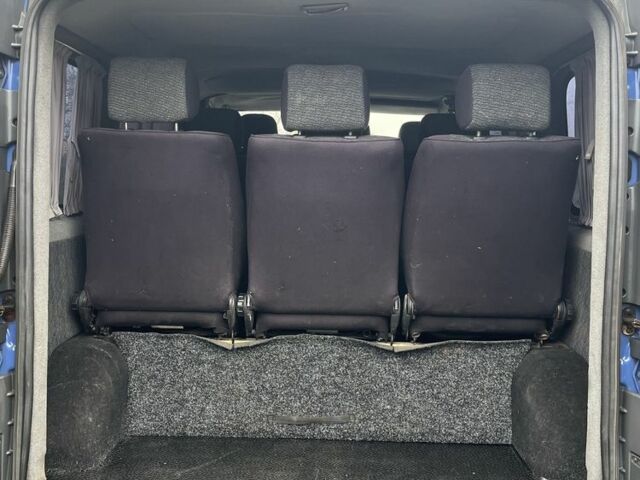 Синий Опель Виваро, объемом двигателя 1.9 л и пробегом 365 тыс. км за 7000 $, фото 12 на Automoto.ua