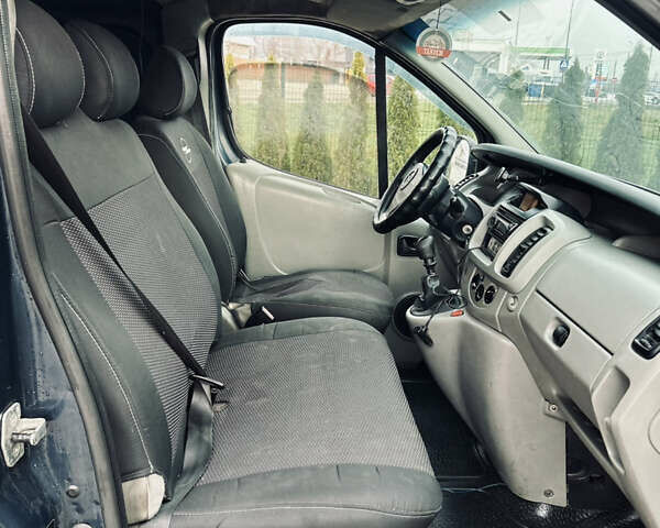 Синій Опель Віваро, об'ємом двигуна 1.9 л та пробігом 320 тис. км за 4000 $, фото 8 на Automoto.ua