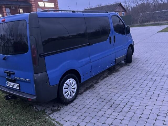 Синий Опель Виваро, объемом двигателя 2.5 л и пробегом 350 тыс. км за 5000 $, фото 4 на Automoto.ua