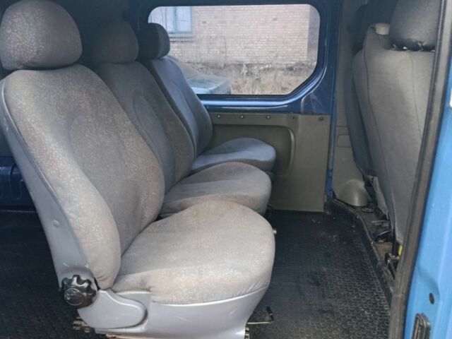 Синий Опель Виваро, объемом двигателя 1.9 л и пробегом 485 тыс. км за 7000 $, фото 5 на Automoto.ua