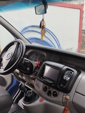 Синій Опель Віваро, об'ємом двигуна 1.9 л та пробігом 348 тис. км за 6400 $, фото 3 на Automoto.ua