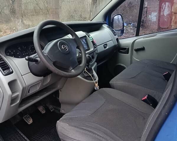 Синий Опель Виваро, объемом двигателя 1.9 л и пробегом 485 тыс. км за 7000 $, фото 1 на Automoto.ua