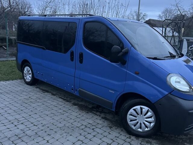 Синий Опель Виваро, объемом двигателя 2.5 л и пробегом 350 тыс. км за 5000 $, фото 3 на Automoto.ua