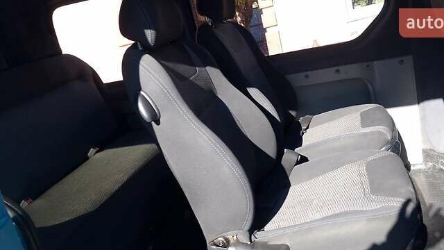 Синий Опель Виваро, объемом двигателя 1.87 л и пробегом 280 тыс. км за 7200 $, фото 9 на Automoto.ua