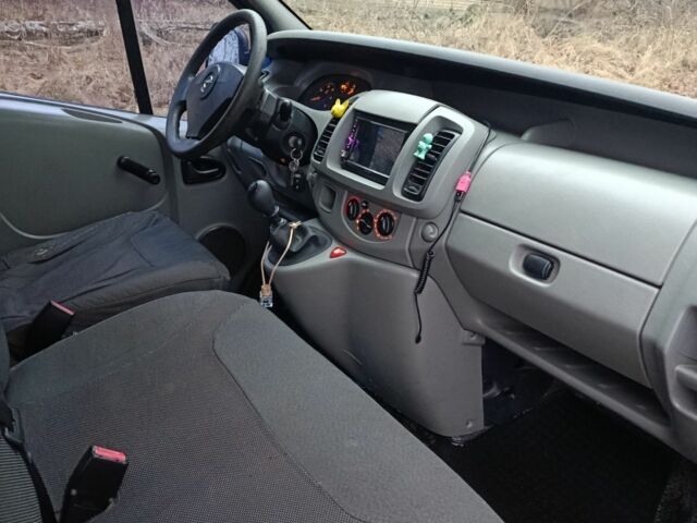 Синий Опель Виваро, объемом двигателя 1.9 л и пробегом 485 тыс. км за 7000 $, фото 4 на Automoto.ua