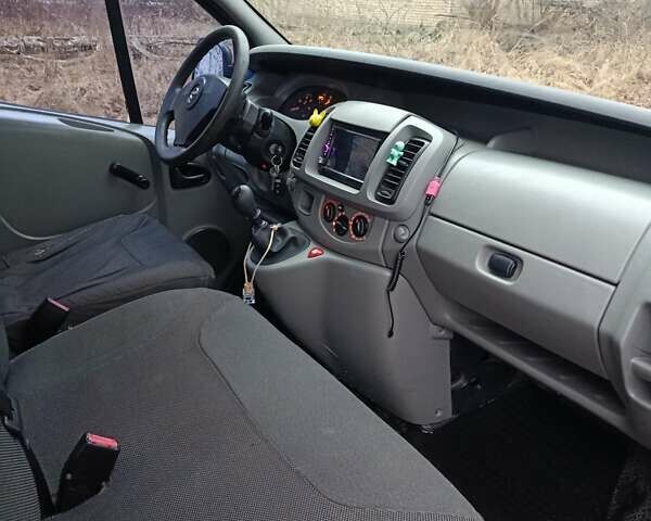 Синий Опель Виваро, объемом двигателя 1.9 л и пробегом 485 тыс. км за 7000 $, фото 6 на Automoto.ua