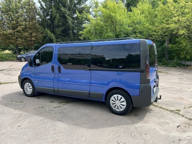 Синий Опель Виваро, объемом двигателя 2.5 л и пробегом 300 тыс. км за 7500 $, фото 11 на Automoto.ua