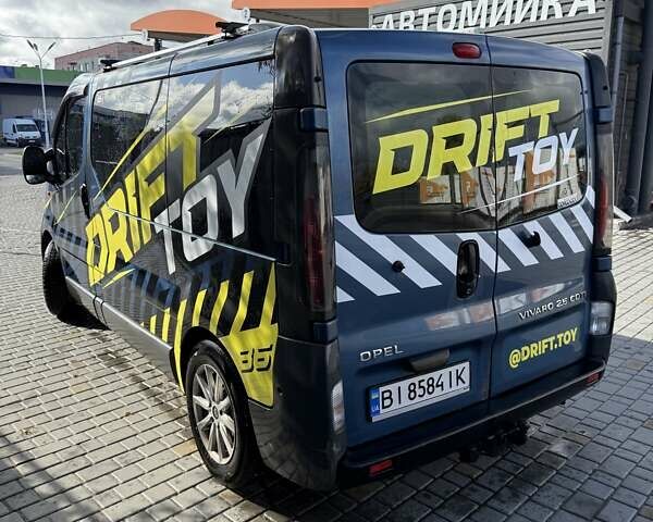 Синий Опель Виваро, объемом двигателя 2.46 л и пробегом 299 тыс. км за 6000 $, фото 4 на Automoto.ua