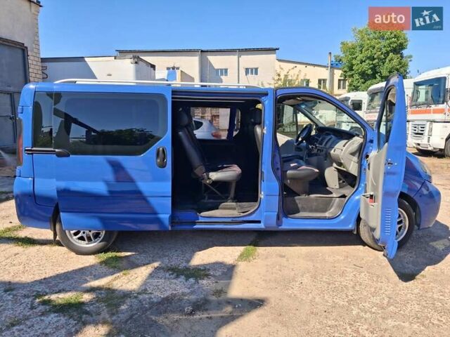 Синий Опель Виваро, объемом двигателя 2.46 л и пробегом 400 тыс. км за 12000 $, фото 12 на Automoto.ua