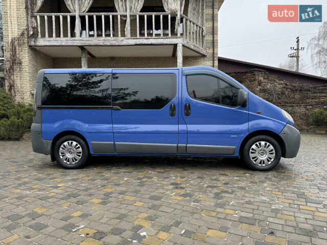 Синий Опель Виваро, объемом двигателя 2 л и пробегом 290 тыс. км за 7200 $, фото 4 на Automoto.ua