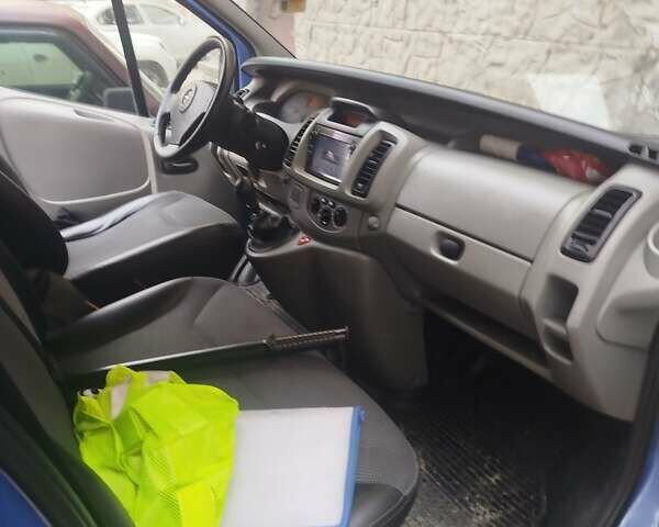 Синій Опель Віваро, об'ємом двигуна 1.9 л та пробігом 287 тис. км за 7500 $, фото 1 на Automoto.ua