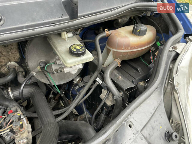 Синій Опель Віваро, об'ємом двигуна 1.9 л та пробігом 286 тис. км за 9150 $, фото 58 на Automoto.ua