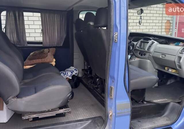 Синий Опель Виваро, объемом двигателя 1.9 л и пробегом 300 тыс. км за 8000 $, фото 2 на Automoto.ua