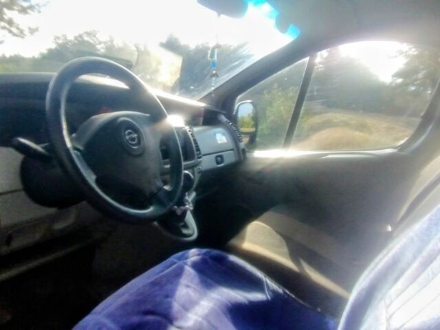 Синий Опель Виваро, объемом двигателя 1.9 л и пробегом 452 тыс. км за 7000 $, фото 6 на Automoto.ua