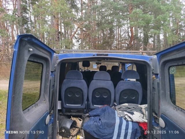 Синий Опель Виваро, объемом двигателя 1.9 л и пробегом 236 тыс. км за 8000 $, фото 9 на Automoto.ua