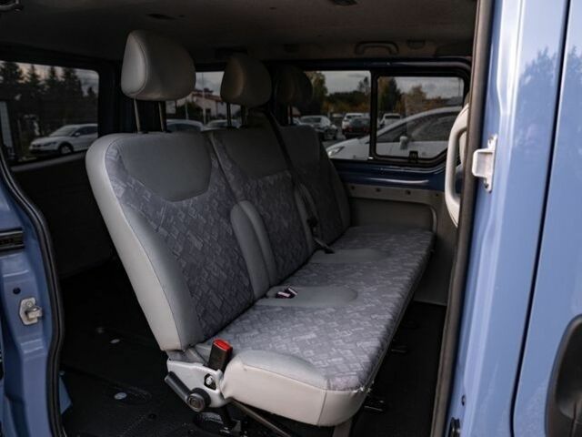 Синий Опель Виваро, объемом двигателя 2.5 л и пробегом 140 тыс. км за 6700 $, фото 18 на Automoto.ua