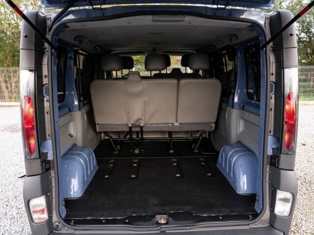 Синий Опель Виваро, объемом двигателя 2.5 л и пробегом 140 тыс. км за 6700 $, фото 17 на Automoto.ua