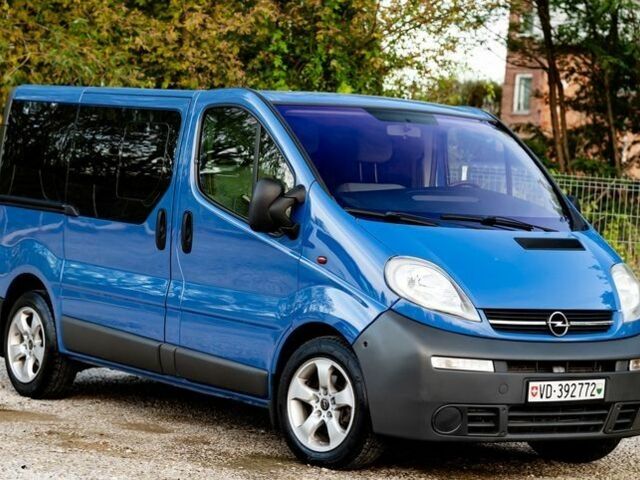 Синий Опель Виваро, объемом двигателя 2.5 л и пробегом 140 тыс. км за 6300 $, фото 1 на Automoto.ua