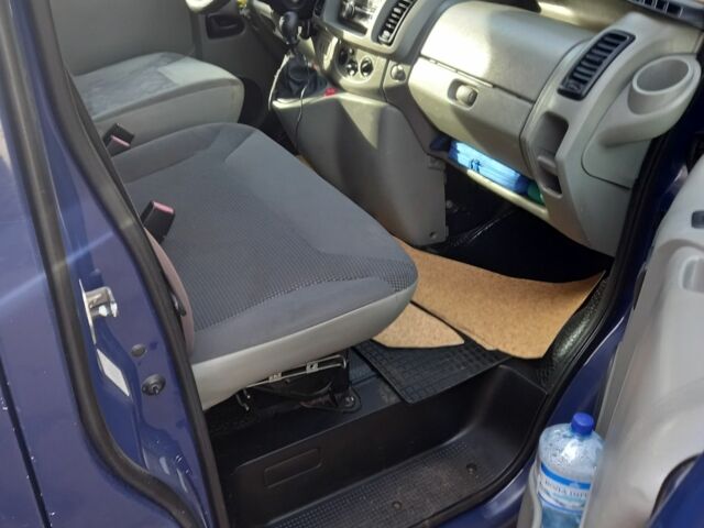 Синій Опель Віваро, об'ємом двигуна 1.9 л та пробігом 370 тис. км за 7300 $, фото 6 на Automoto.ua