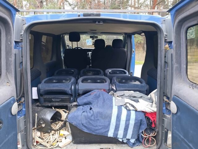 Синий Опель Виваро, объемом двигателя 1.9 л и пробегом 236 тыс. км за 8000 $, фото 5 на Automoto.ua