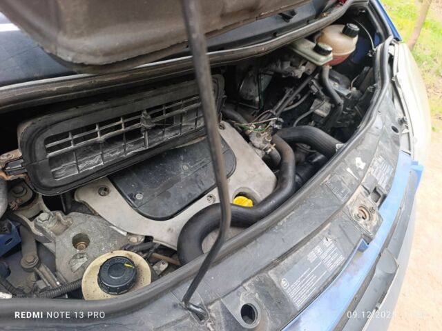 Синий Опель Виваро, объемом двигателя 1.9 л и пробегом 236 тыс. км за 8000 $, фото 8 на Automoto.ua