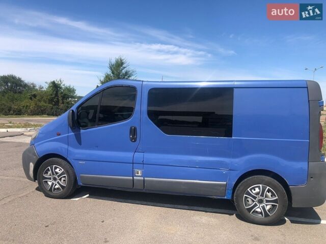 Синій Опель Віваро, об'ємом двигуна 1.9 л та пробігом 345 тис. км за 6000 $, фото 16 на Automoto.ua