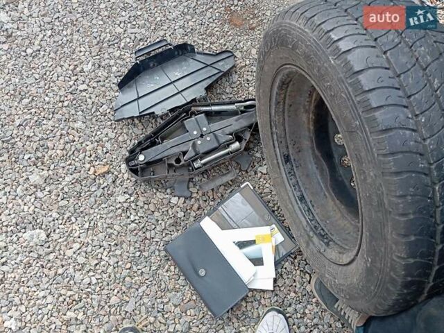 Синий Опель Виваро, объемом двигателя 2 л и пробегом 336 тыс. км за 7600 $, фото 16 на Automoto.ua