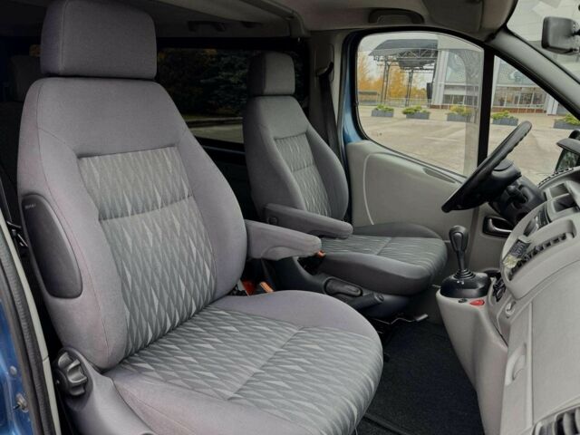 Синій Опель Віваро, об'ємом двигуна 2.5 л та пробігом 295 тис. км за 7000 $, фото 13 на Automoto.ua