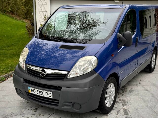 Синій Опель Віваро, об'ємом двигуна 2 л та пробігом 185 тис. км за 10500 $, фото 1 на Automoto.ua