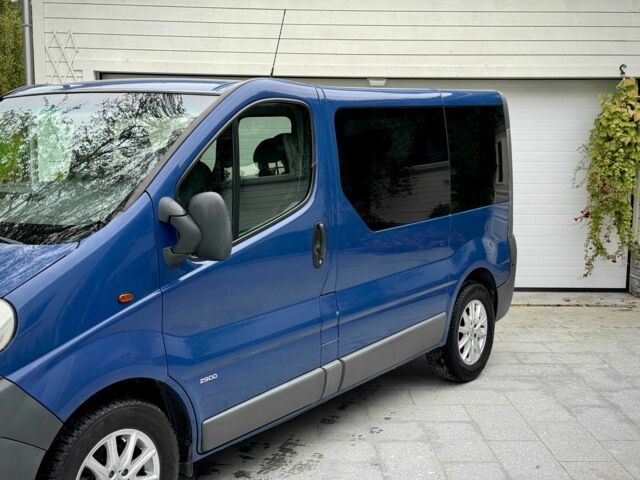 Синій Опель Віваро, об'ємом двигуна 2 л та пробігом 185 тис. км за 10500 $, фото 2 на Automoto.ua