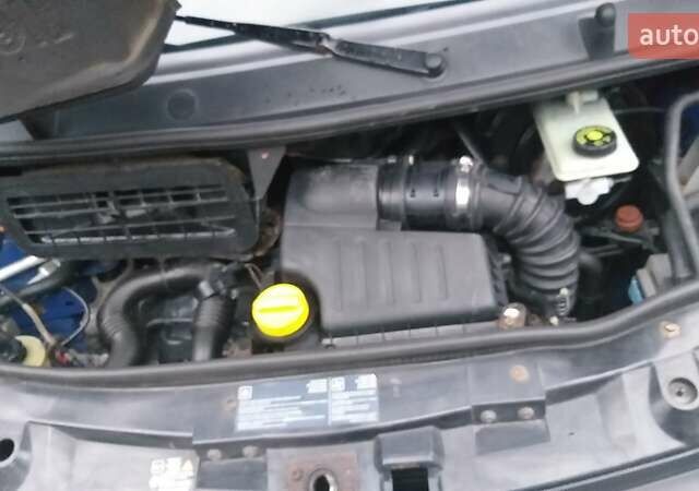 Синій Опель Віваро, об'ємом двигуна 2 л та пробігом 271 тис. км за 8400 $, фото 6 на Automoto.ua