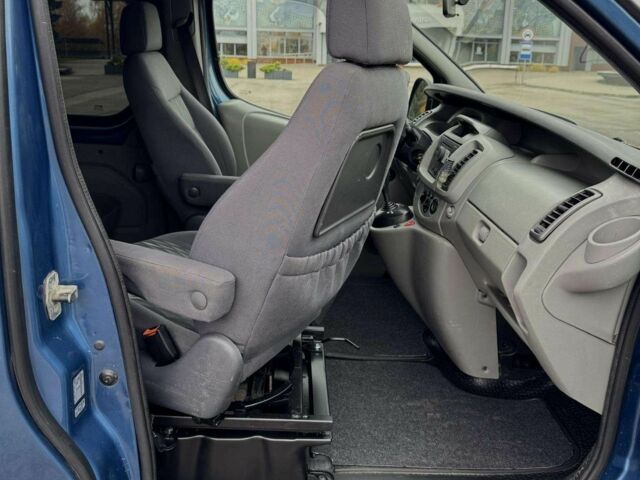 Синій Опель Віваро, об'ємом двигуна 2.5 л та пробігом 295 тис. км за 7000 $, фото 12 на Automoto.ua