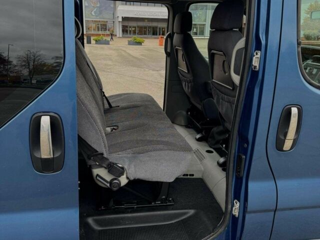 Синій Опель Віваро, об'ємом двигуна 2.5 л та пробігом 295 тис. км за 7000 $, фото 21 на Automoto.ua