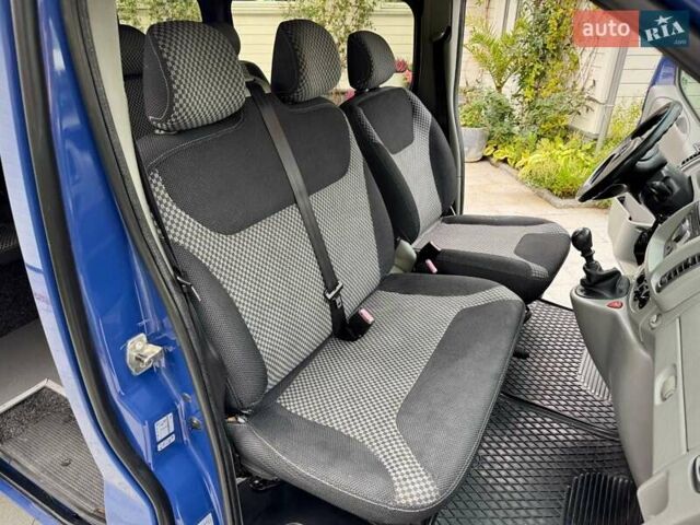 Синій Опель Віваро, об'ємом двигуна 2 л та пробігом 185 тис. км за 10500 $, фото 16 на Automoto.ua