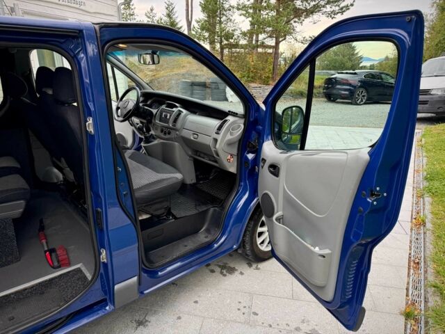 Синій Опель Віваро, об'ємом двигуна 2 л та пробігом 185 тис. км за 10500 $, фото 12 на Automoto.ua