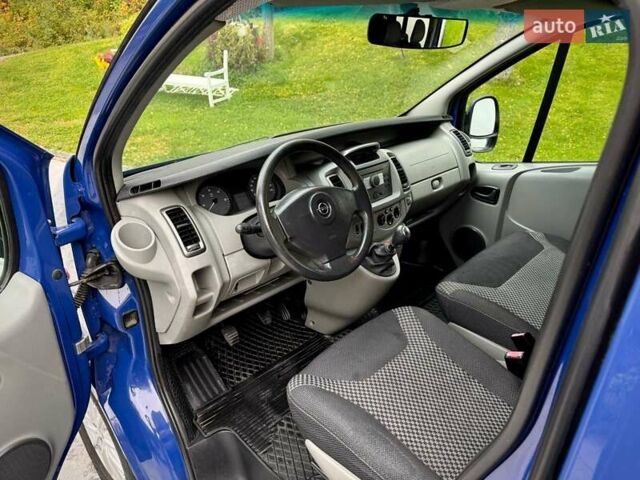 Синій Опель Віваро, об'ємом двигуна 2 л та пробігом 185 тис. км за 10500 $, фото 10 на Automoto.ua
