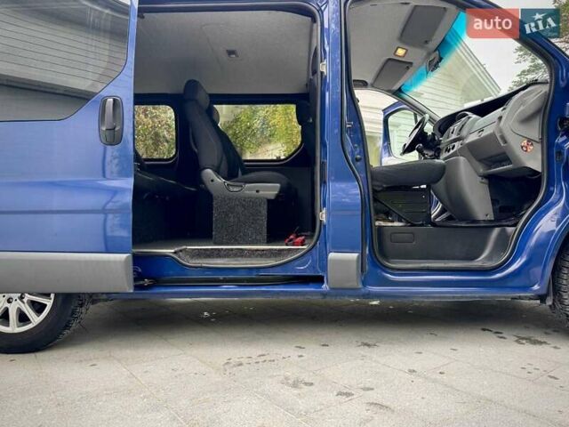 Синій Опель Віваро, об'ємом двигуна 2 л та пробігом 185 тис. км за 10500 $, фото 17 на Automoto.ua