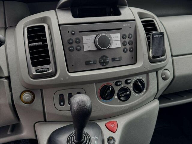 Синій Опель Віваро, об'ємом двигуна 2.5 л та пробігом 295 тис. км за 7000 $, фото 15 на Automoto.ua