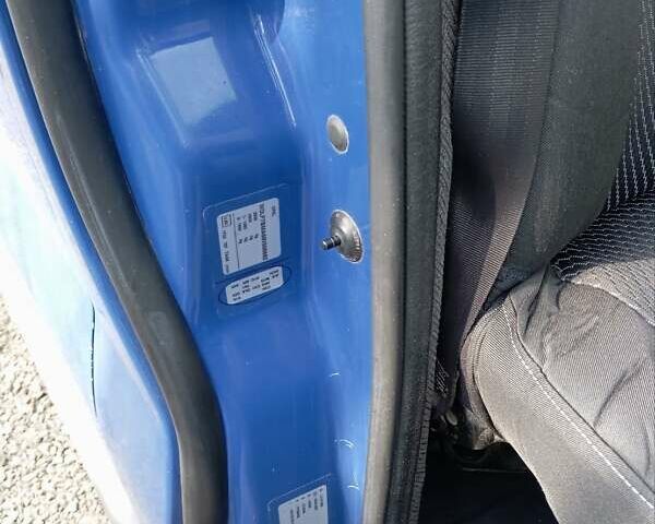 Синий Опель Виваро, объемом двигателя 2 л и пробегом 336 тыс. км за 7600 $, фото 8 на Automoto.ua