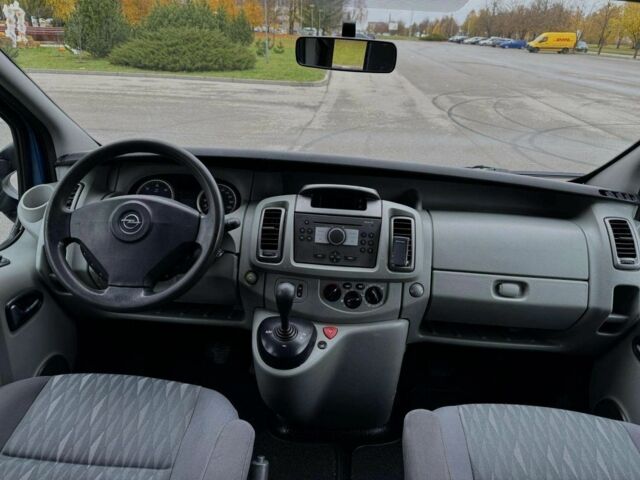 Синій Опель Віваро, об'ємом двигуна 2.5 л та пробігом 295 тис. км за 7000 $, фото 6 на Automoto.ua