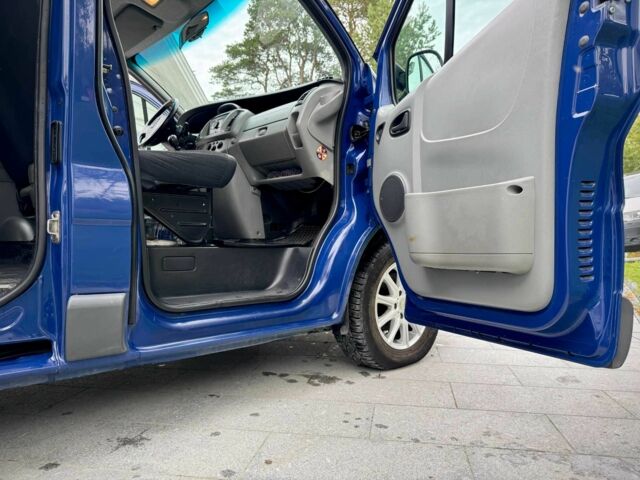 Синій Опель Віваро, об'ємом двигуна 2 л та пробігом 185 тис. км за 10500 $, фото 13 на Automoto.ua