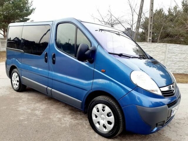 Синий Опель Виваро, объемом двигателя 2.5 л и пробегом 210 тыс. км за 7700 $, фото 23 на Automoto.ua