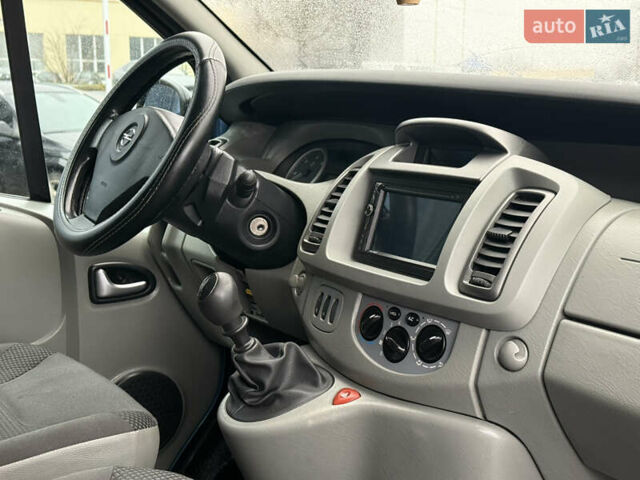 Синій Опель Віваро, об'ємом двигуна 2 л та пробігом 250 тис. км за 11350 $, фото 35 на Automoto.ua