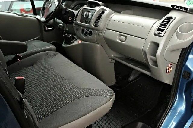 Синий Опель Виваро, объемом двигателя 2 л и пробегом 258 тыс. км за 7200 $, фото 15 на Automoto.ua