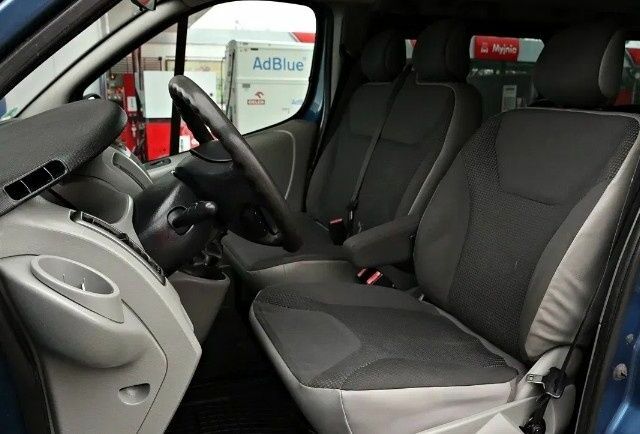 Синий Опель Виваро, объемом двигателя 2 л и пробегом 258 тыс. км за 7200 $, фото 19 на Automoto.ua